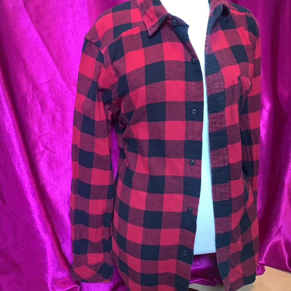 TNA 100% cotton size small plaid button up long sleeve top longer style